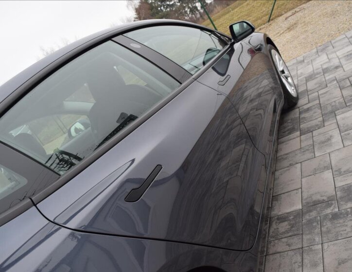 Tesla Model 3 Sedan 0,0 366 kw