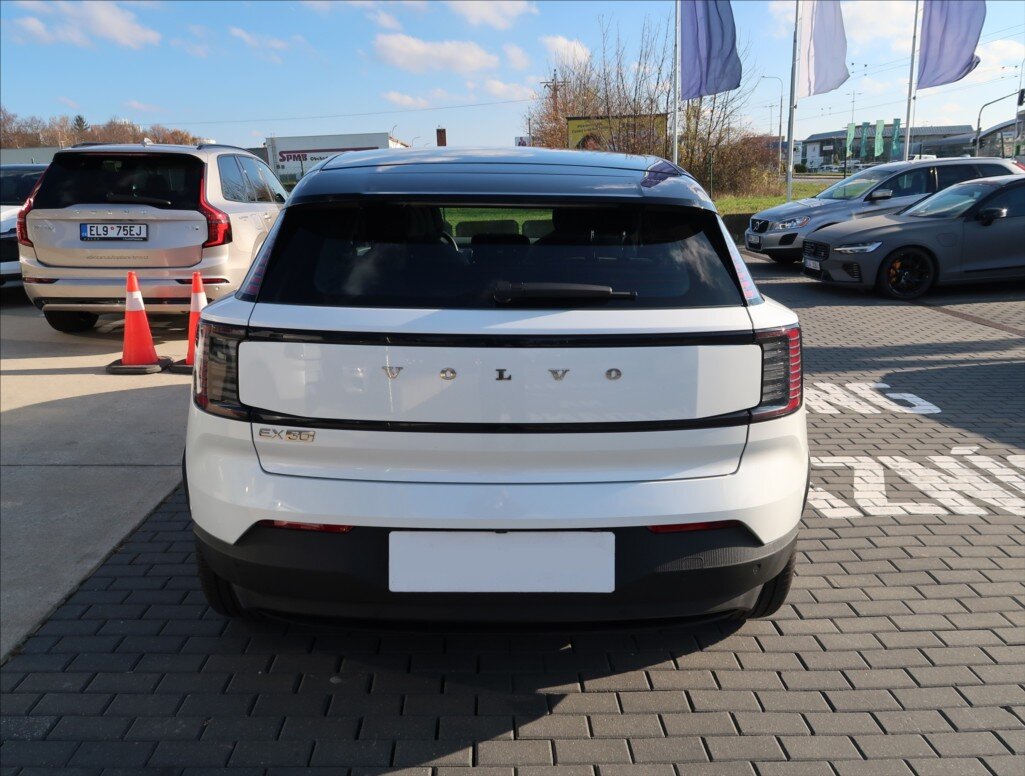 Volvo EX30 SUV 0,0 200 kw