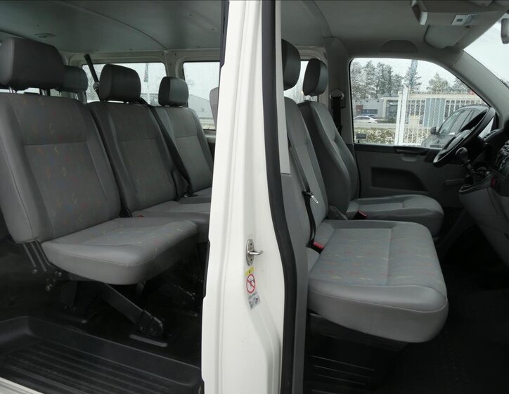 Volkswagen Transporter 19