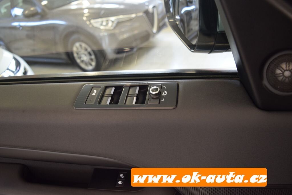 Land Rover Discovery SUV / Terénní 0,0 177 kw