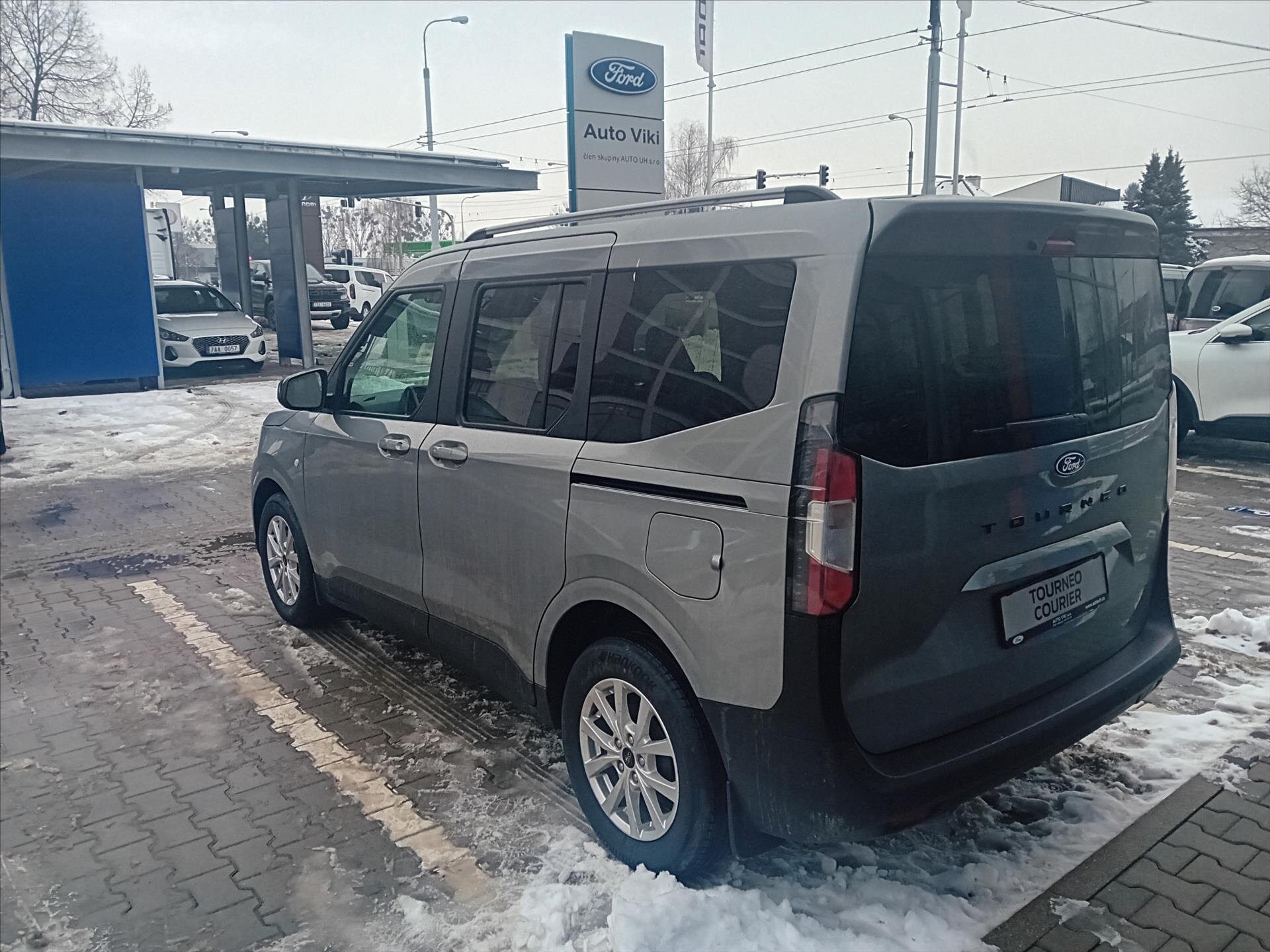 Ford Tourneo Courier MPV 999,0 92 kw
