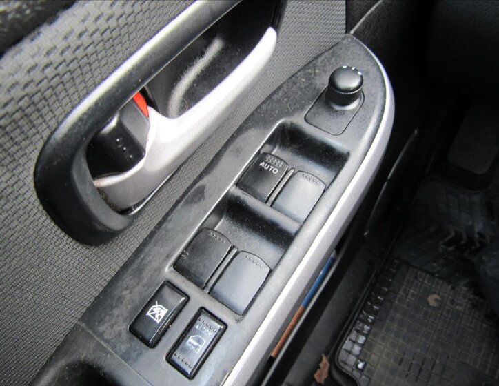 Suzuki Grand Vitara SUV 2,0 l 103 kw