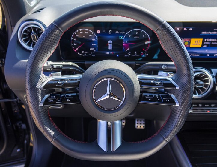 Mercedes-Benz GLA 25