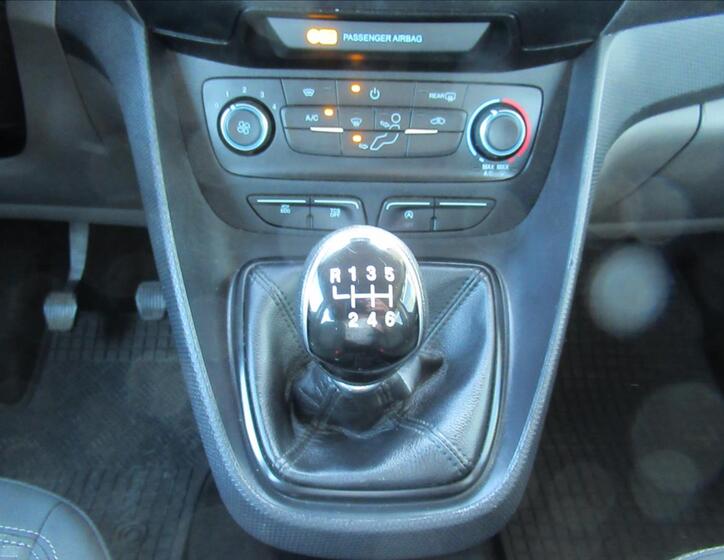 Ford Transit Connect 11