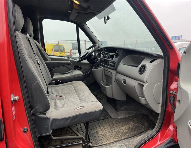 Renault Master Skříň 2,5 l 74 kw