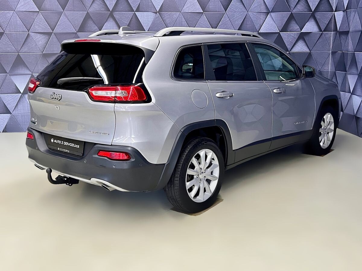 Jeep Cherokee SUV / Terénní 2,0 l 125 kw