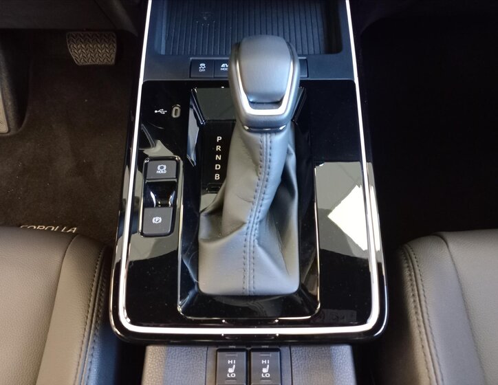 Toyota Corolla Cross CUV 2,0 l 112 kw