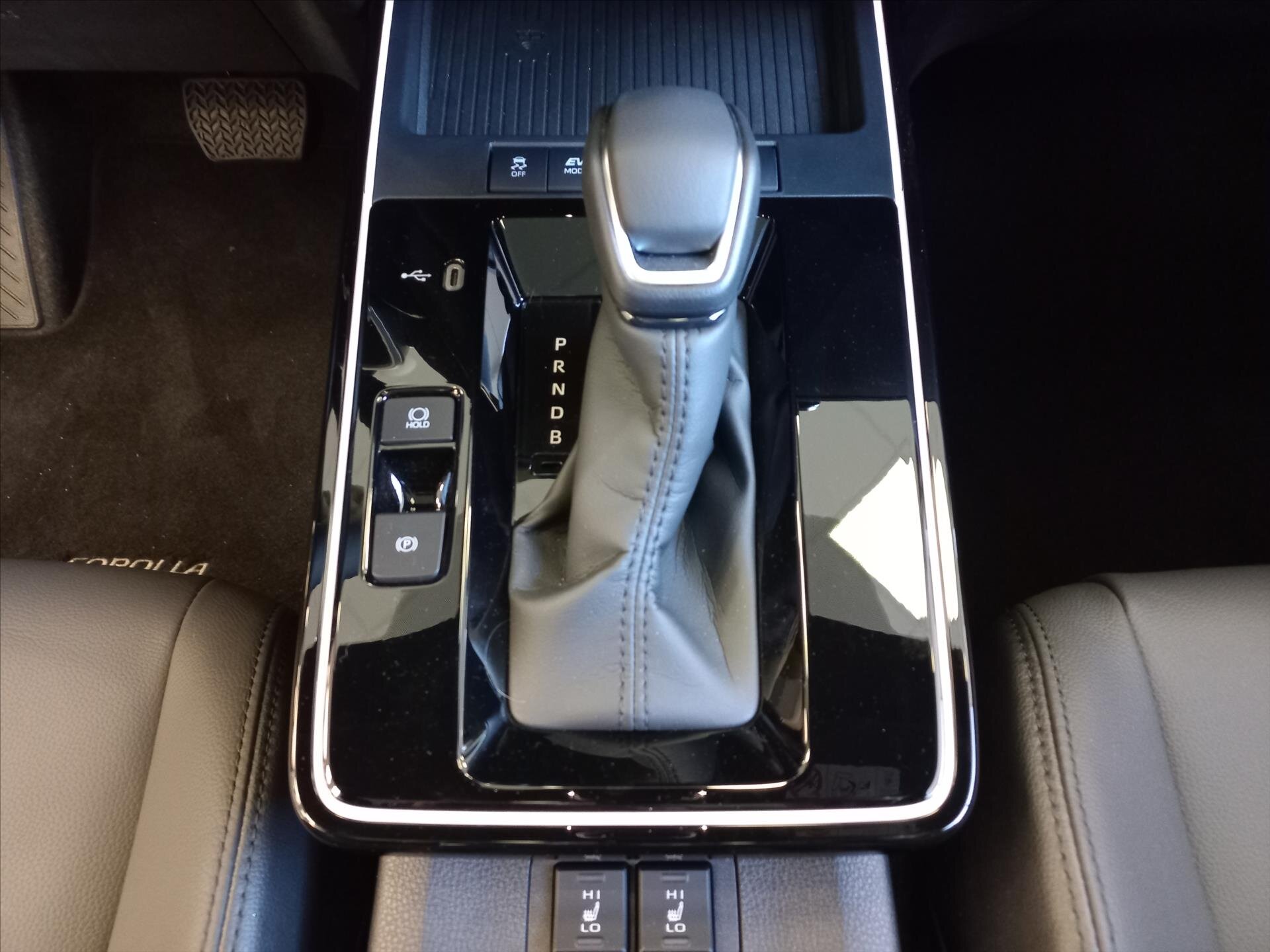 Toyota Corolla Cross CUV 2,0 l 112 kw