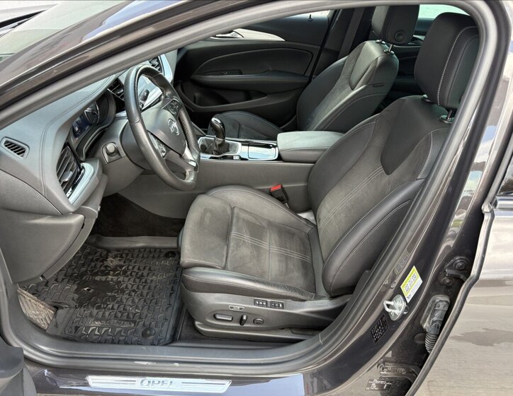 Opel Insignia Hatchback 2,0 l 128 kw