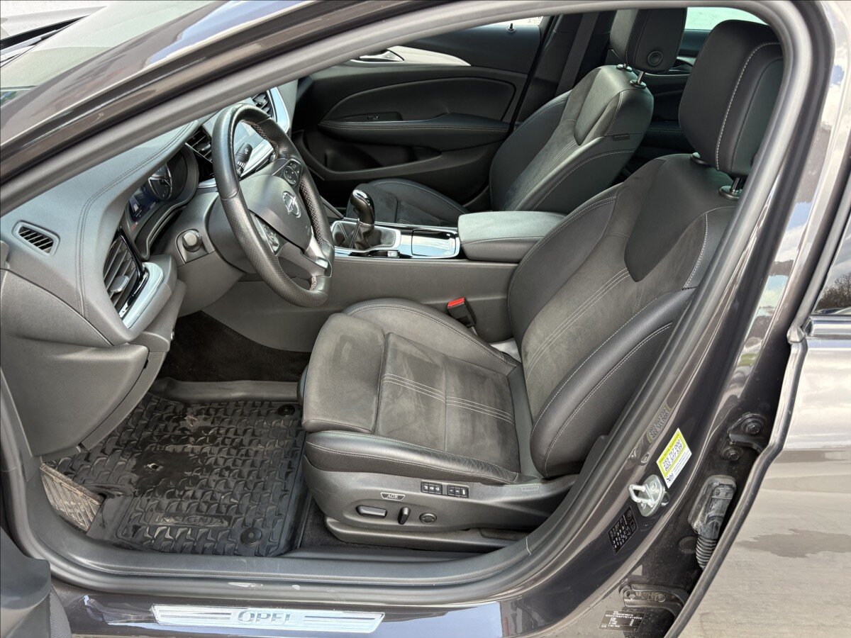 Opel Insignia Hatchback 2,0 l 128 kw