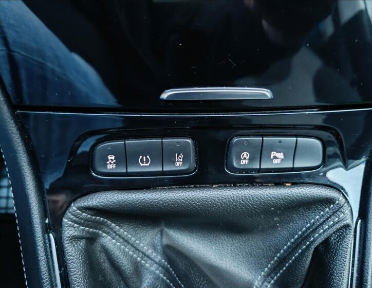 Opel Grandland X SUV / Terénní 1,2 l 96 kw