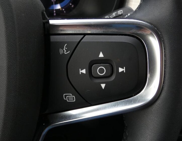 Volvo XC40 SUV / Terénní 2,0 l 120 kw