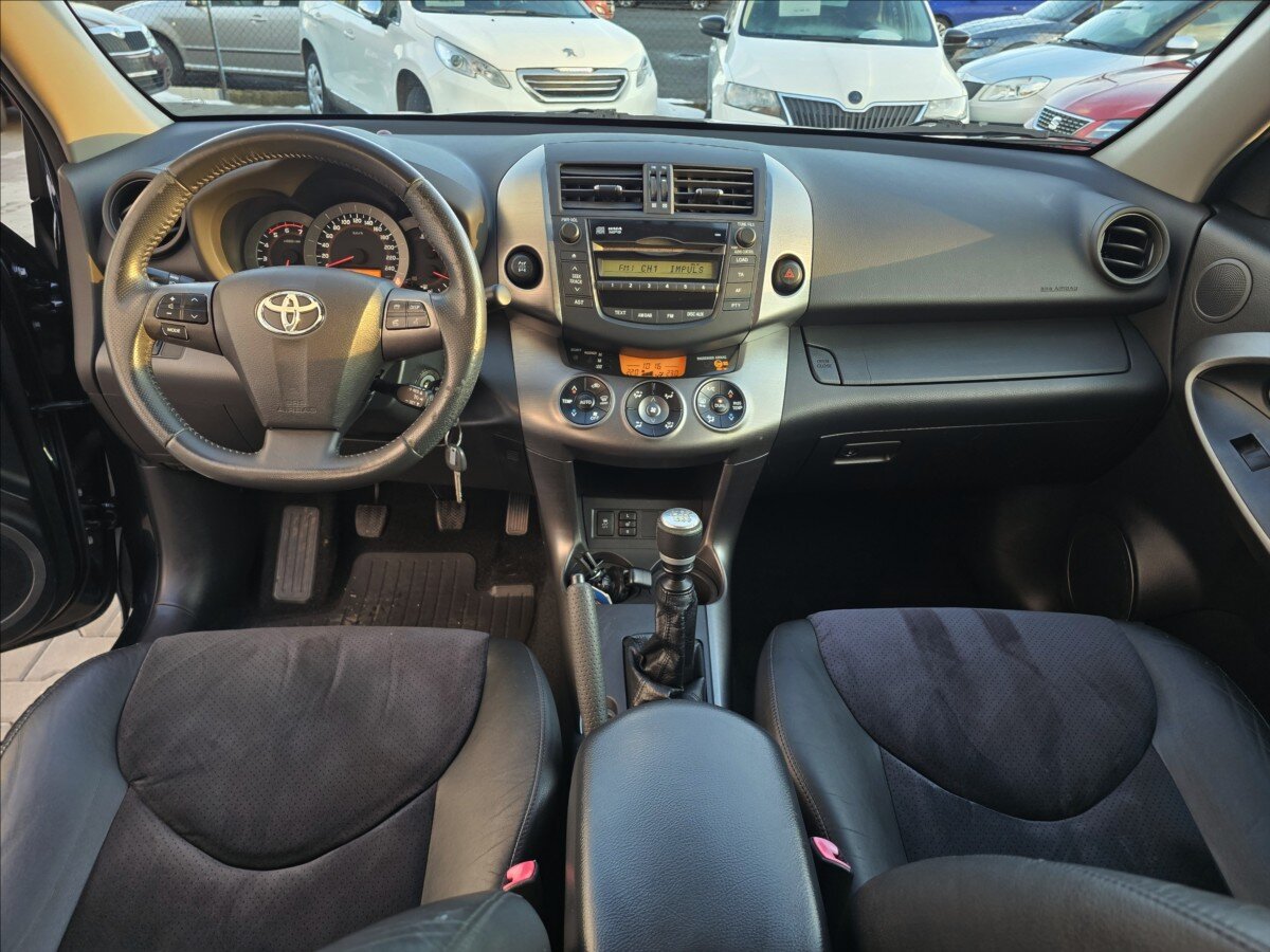 Toyota RAV4 Kombi 2,2 l 110 kw