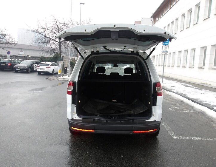 Ford Galaxy MPV 2,0 l 107 kw
