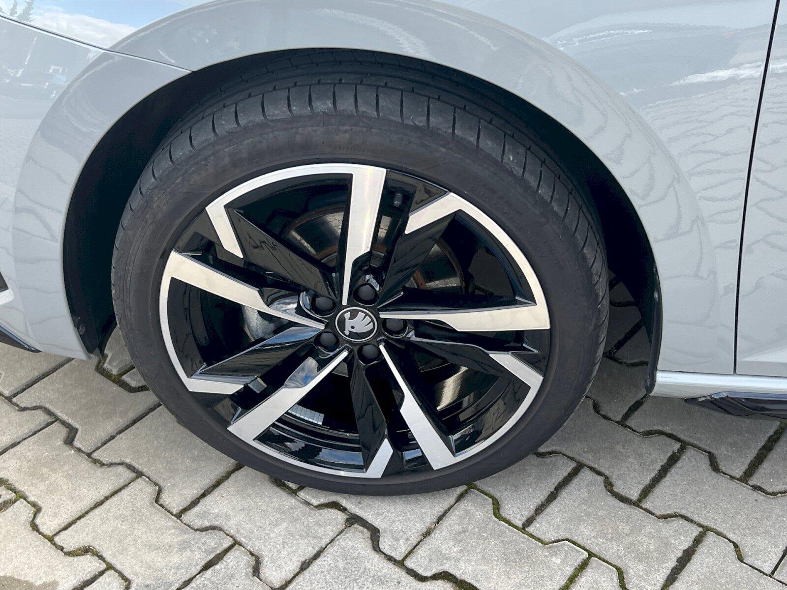 Škoda Scala Hatchback 1,0 l 85 kw