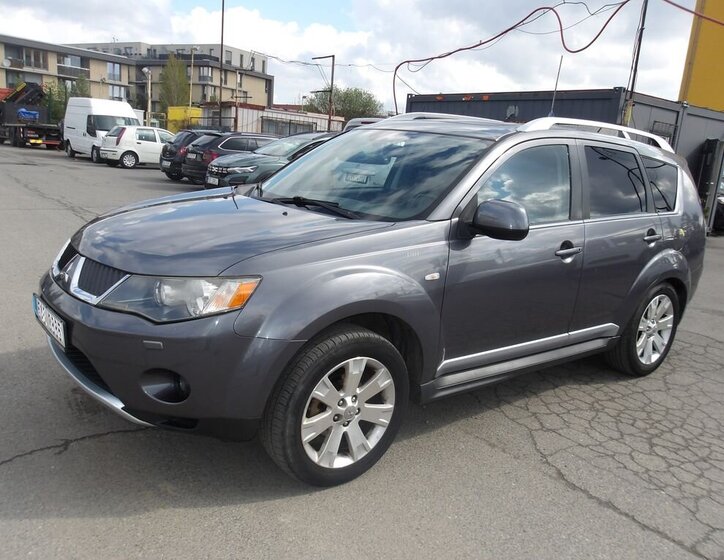 Mitsubishi Outlander SUV / Terénní 2,4 l 125 kw