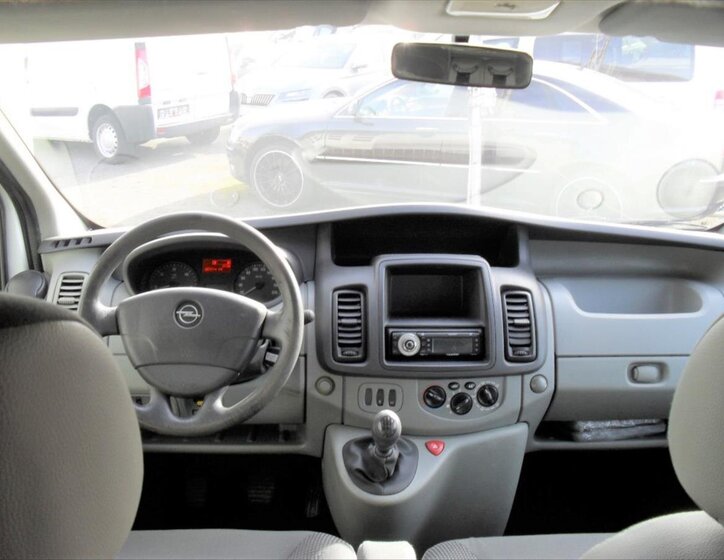 Opel Vivaro 21