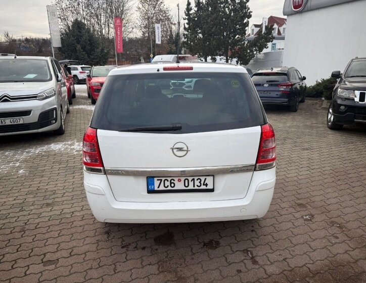 Opel Zafira 4
