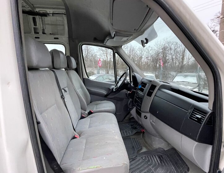 Volkswagen Crafter Skříň 2,5 l 80 kw