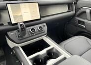 Land Rover Defender 17