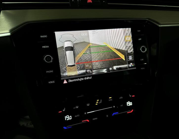 Volkswagen Passat 30