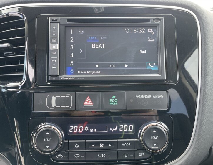 Mitsubishi Outlander SUV / Terénní 2,3 l 110 kw