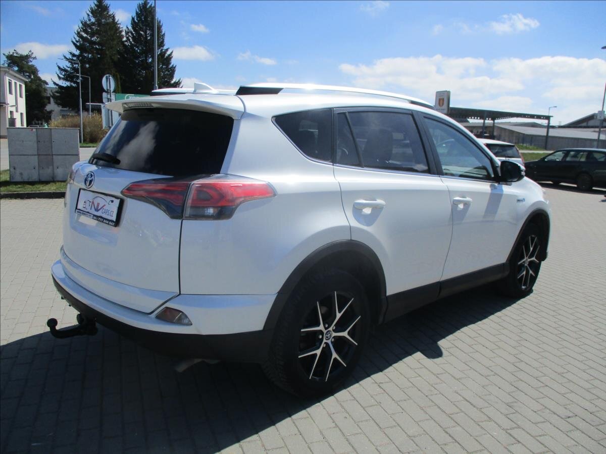 Toyota RAV4 SUV 2,5 l 145 kw