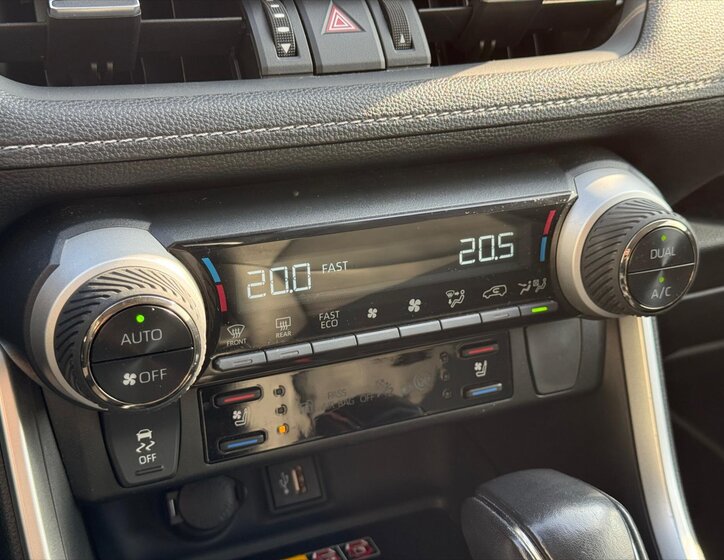 Toyota RAV4 SUV / Terénní 2,5 l 131 kw