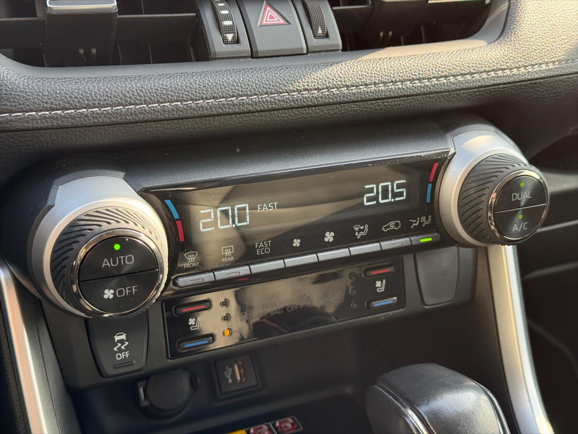 Toyota RAV4 SUV / Terénní 2,5 l 131 kw