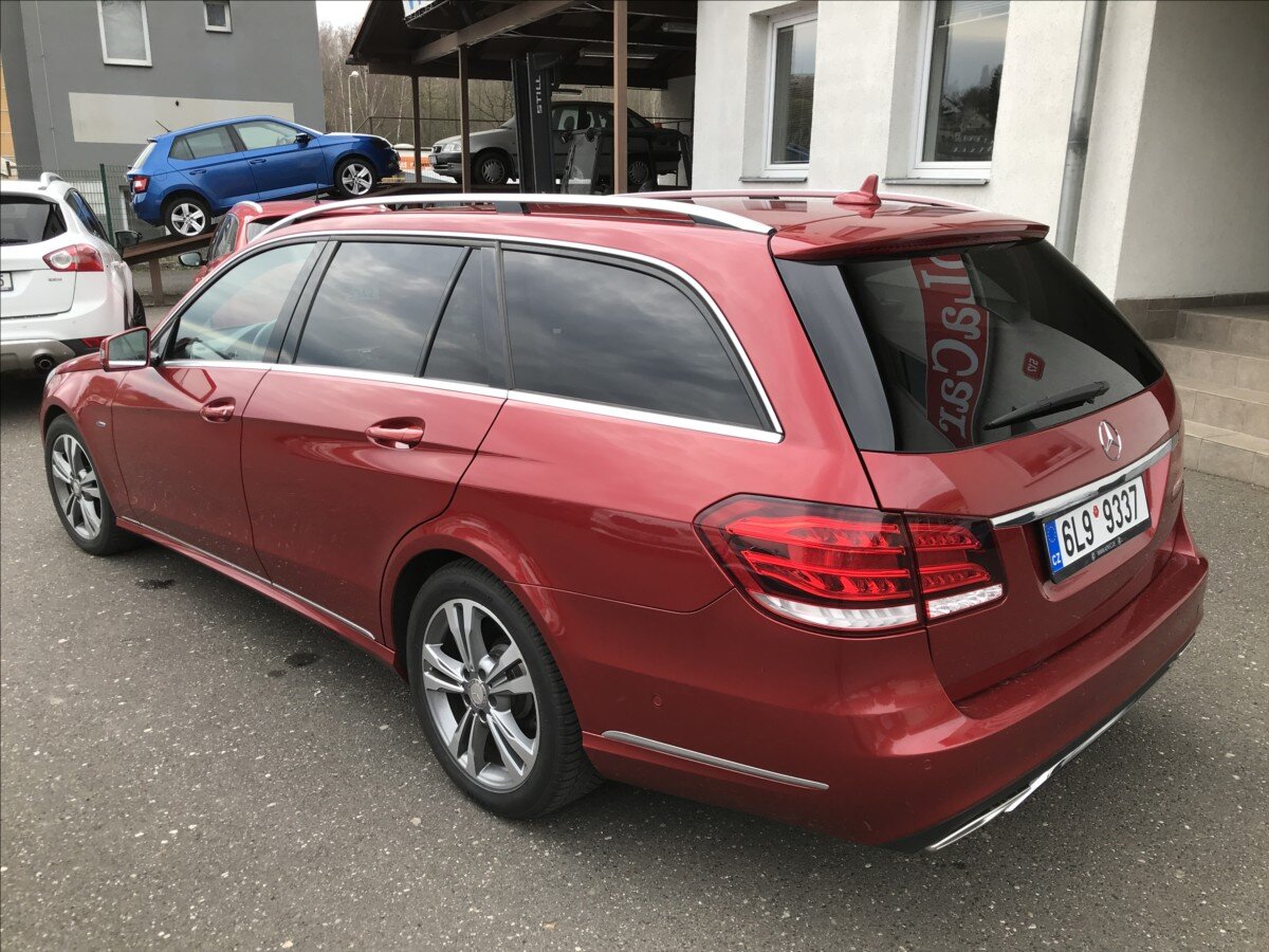 Mercedes-Benz Třídy E Kombi 2,1 l 100 kw