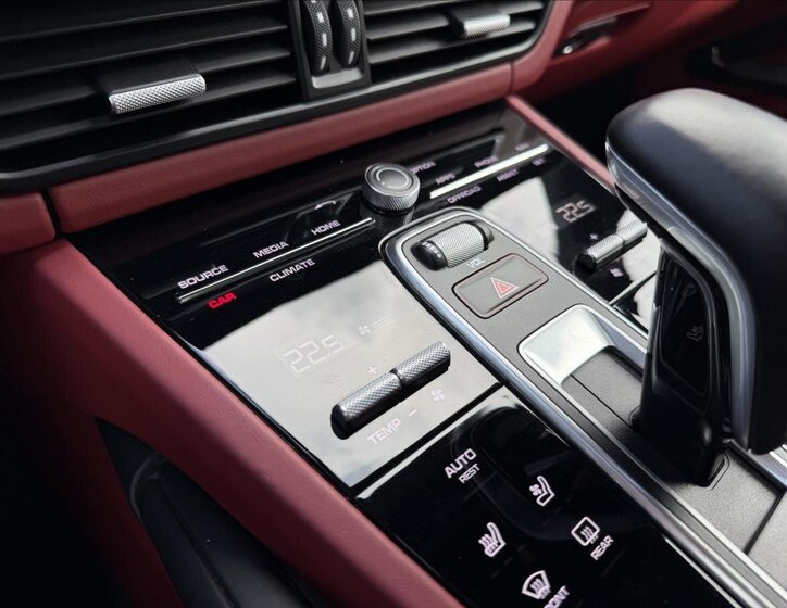 Porsche Cayenne SUV / Terénní 3,0 l 250 kw