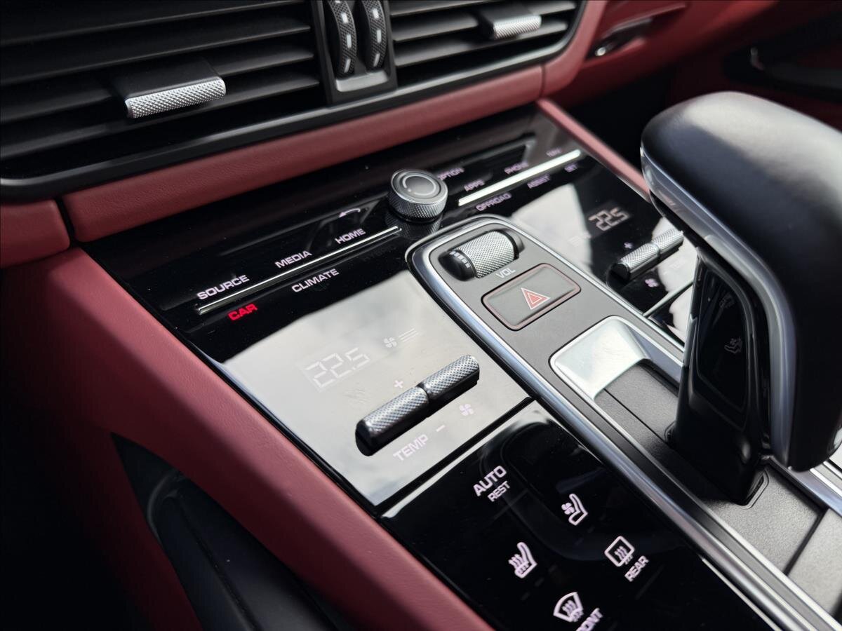 Porsche Cayenne SUV / Terénní 3,0 l 250 kw