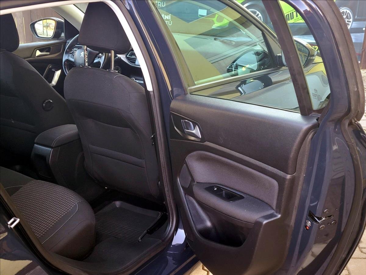 Peugeot 308 Hatchback 1,5 l 75 kw