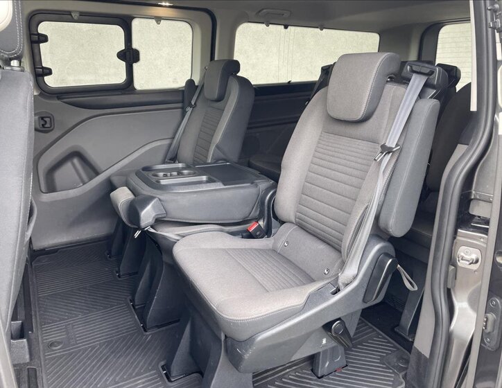 Ford Tourneo Custom MPV 2,0 l 136 kw