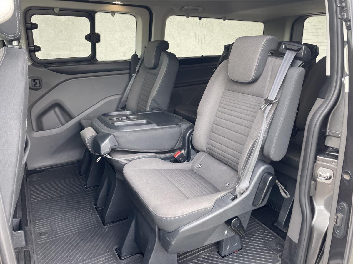 Ford Tourneo Custom MPV 2,0 l 136 kw