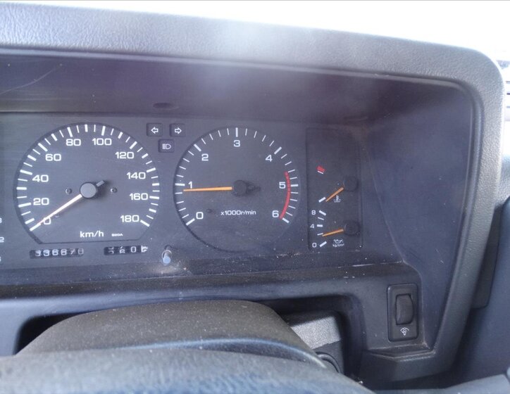 Nissan Ostatní Pick-up 2,8 l 85 kw