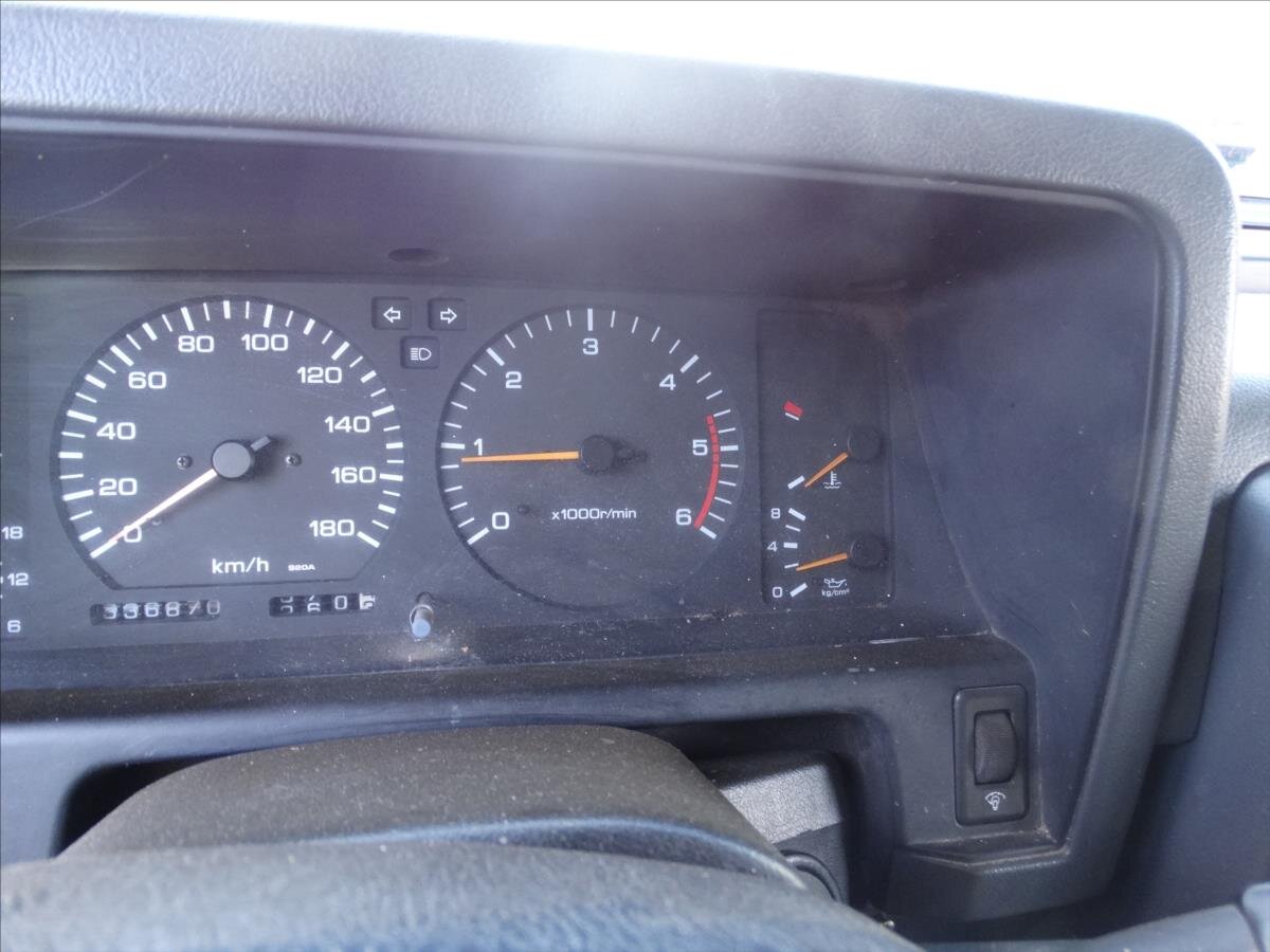 Nissan Ostatní Pick-up 2,8 l 85 kw