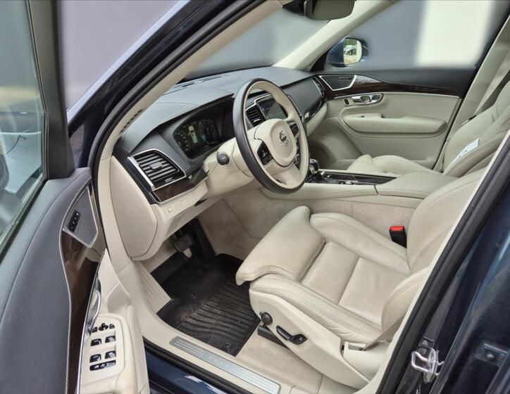 Volvo XC90 7