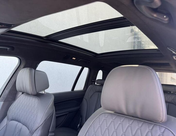 BMW X7 13