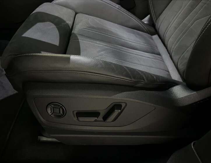 Audi Q8 e-tron SUV 0,0 300 kw