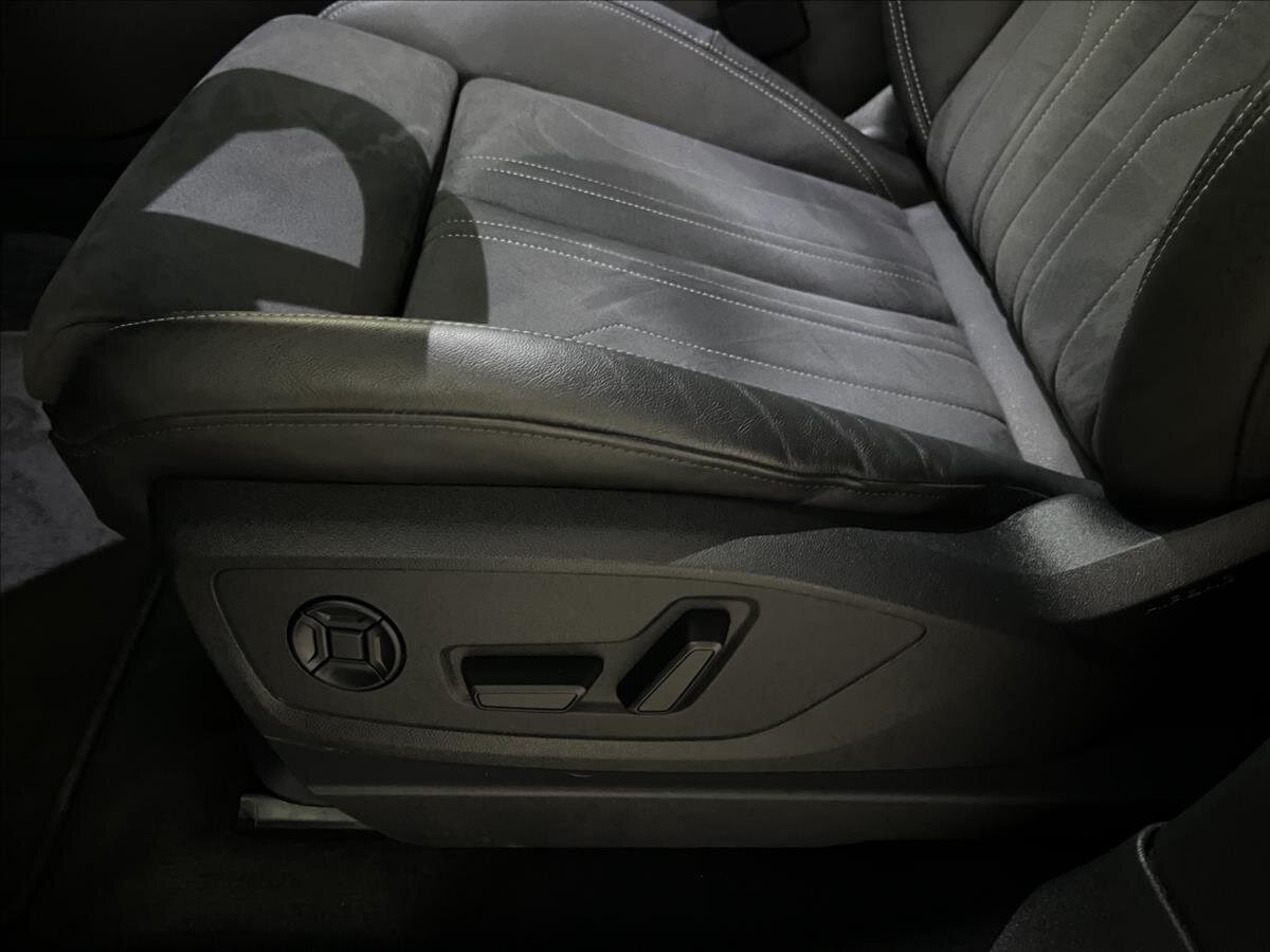 Audi Q8 e-tron SUV 0,0 300 kw