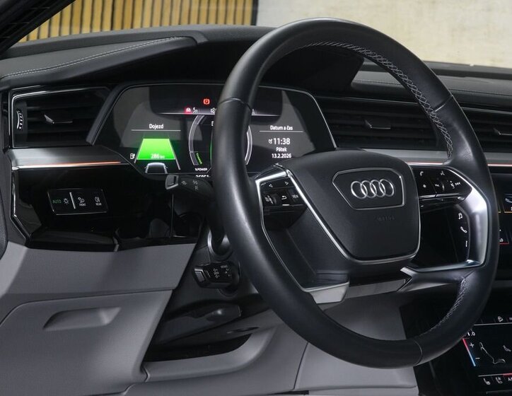 Audi e-tron SUV 0,0 300 kw