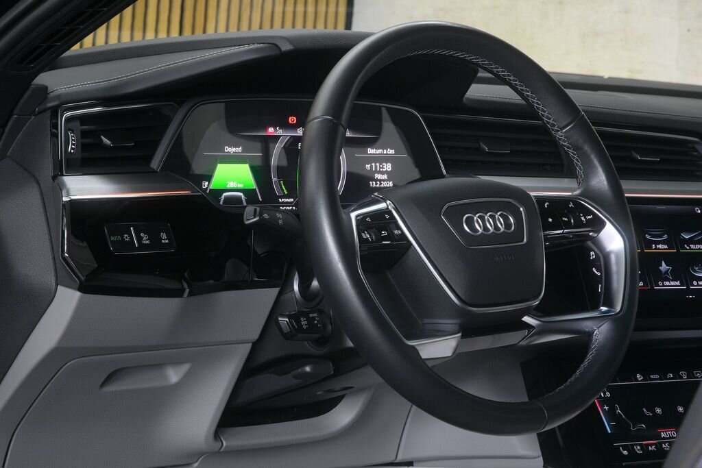 Audi e-tron SUV 0,0 300 kw
