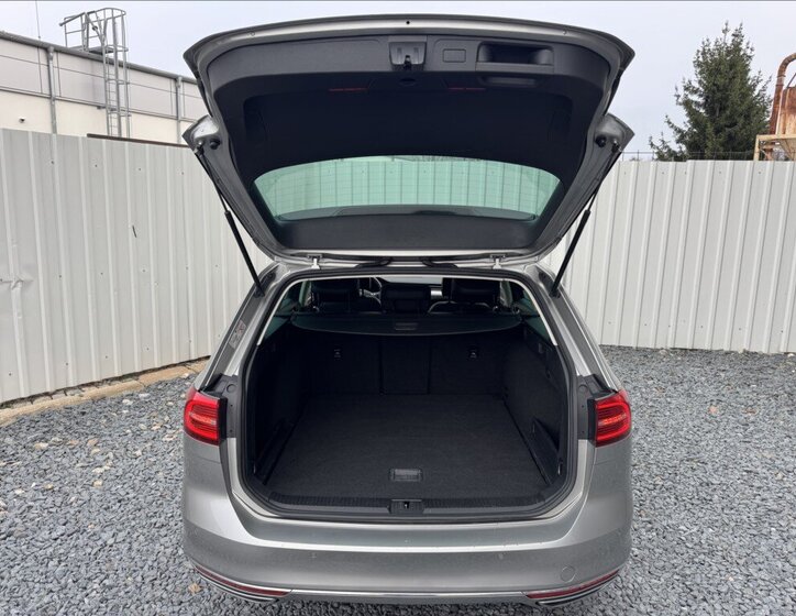 Volkswagen Passat 12