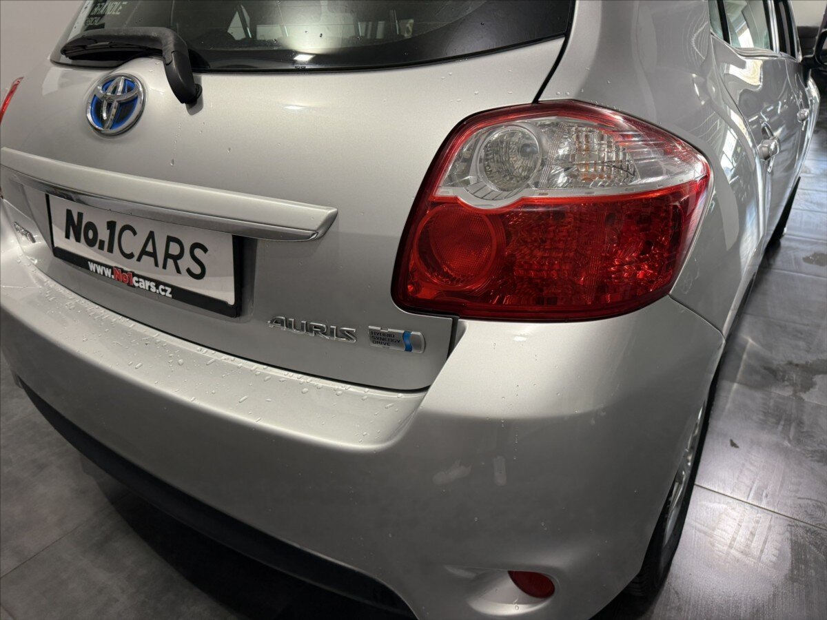 Toyota Auris Hatchback 1,8 l 73 kw