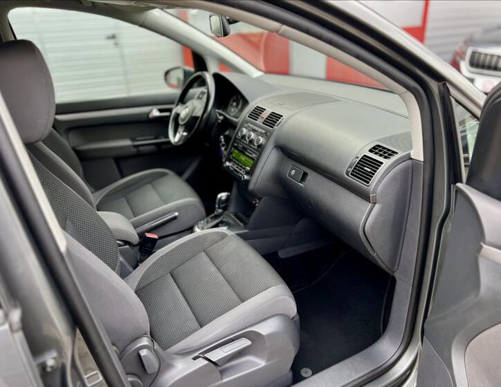 Volkswagen Touran 23