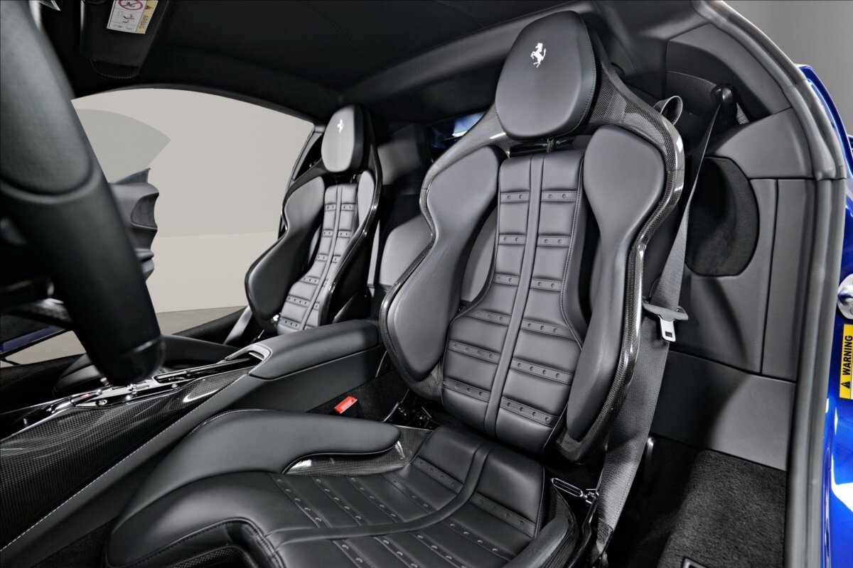 Ferrari SF90 Kupé 4,0 l 736 kw