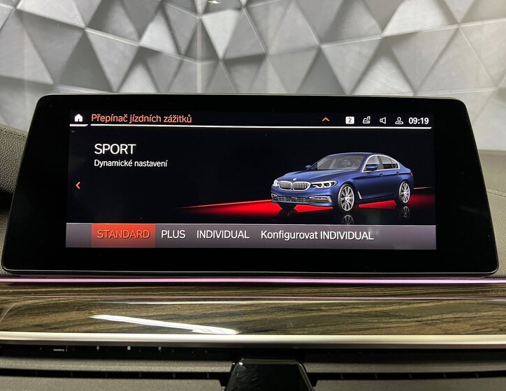 BMW Řada 5 Sedan / Limuzína 3,0 l 250 kw