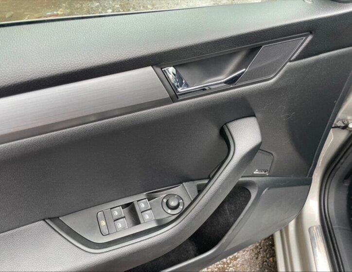 Škoda Superb Kombi 1,8 l 132 kw