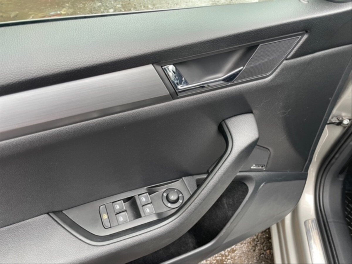 Škoda Superb Kombi 1,8 l 132 kw